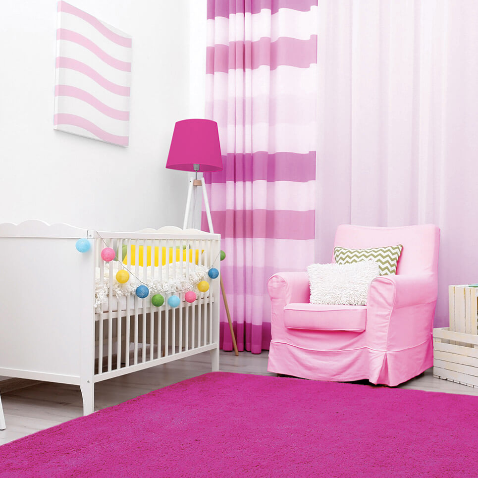 Bebek odasında duvar renklerine uyumlu halı seçimi